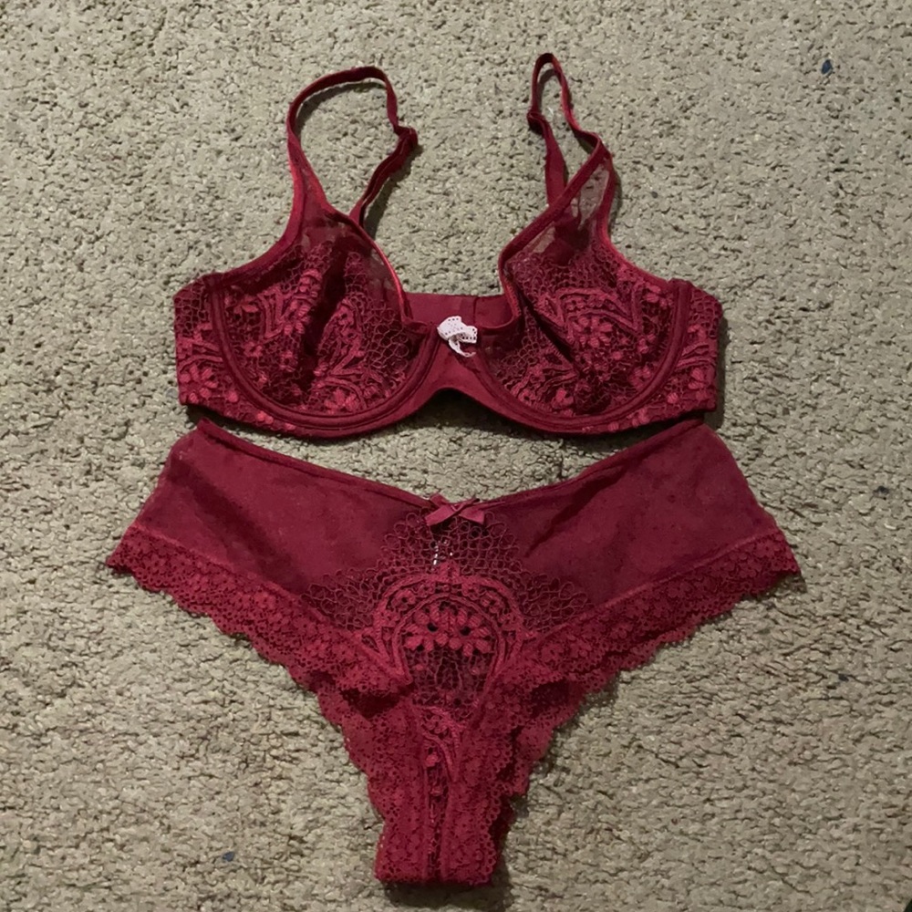 Victoria’s secret Maroon bra and panty set